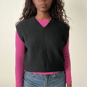 Uniqlo Black Sleeveless Sweater Vest